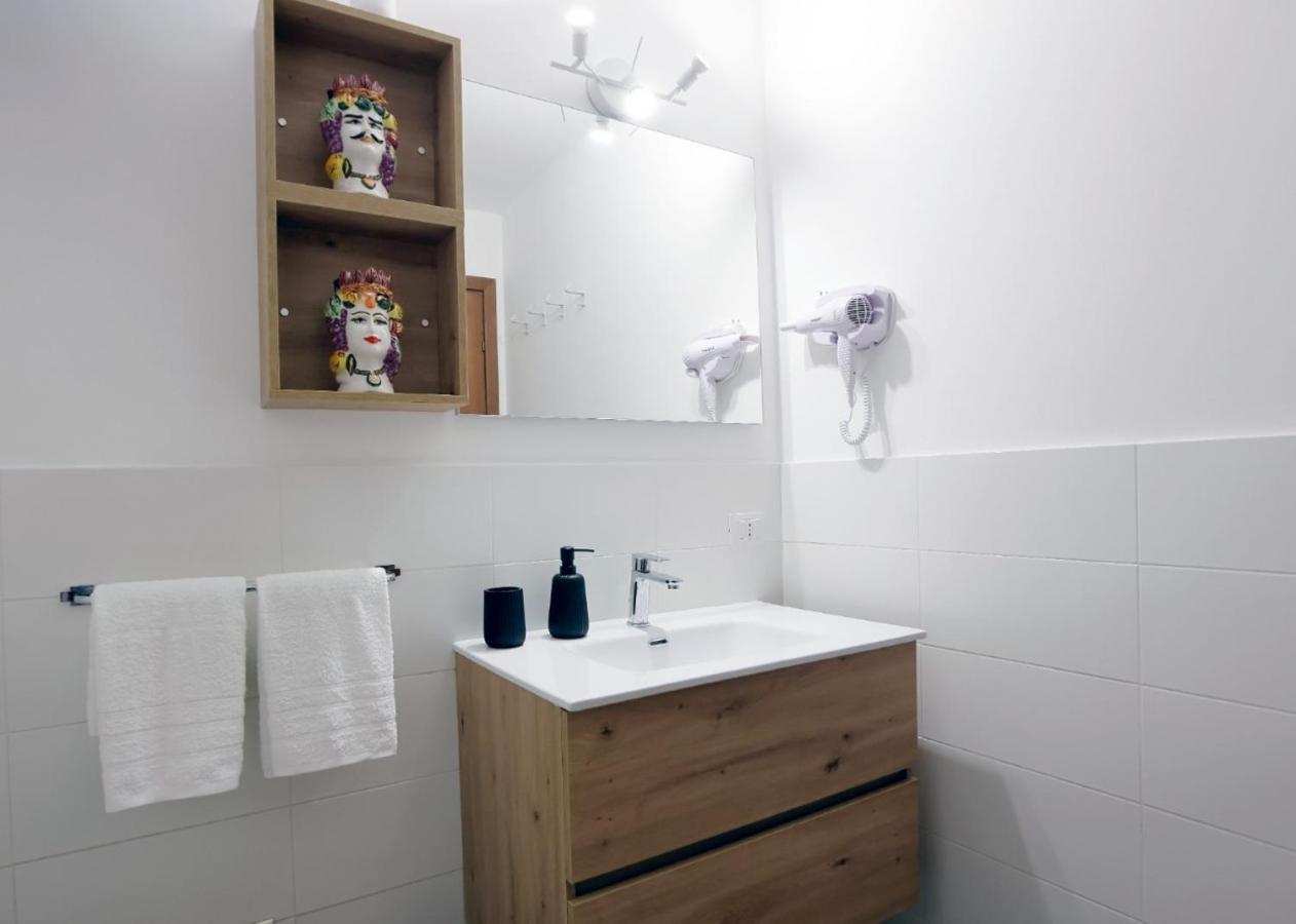 Bonello House Cattedrale Apartment ปาแลร์โม ภายนอก รูปภาพ